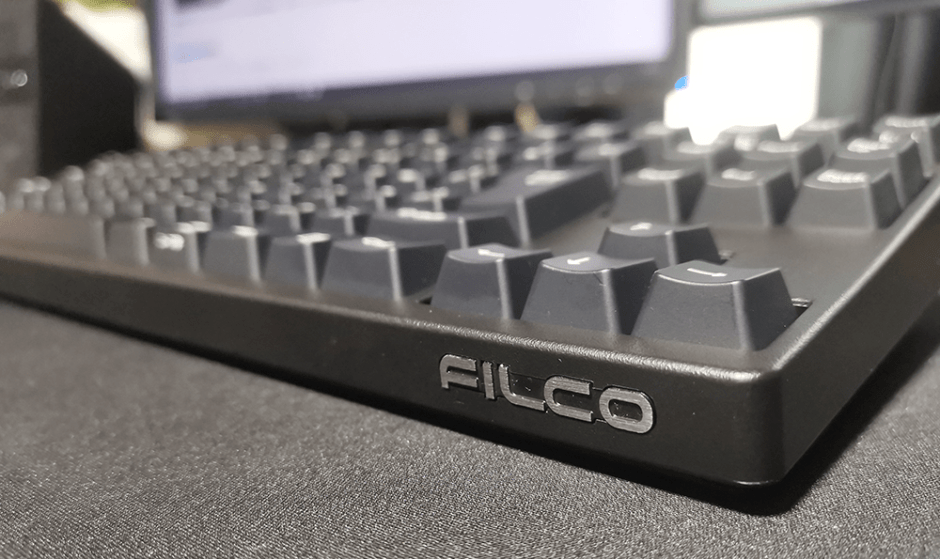 【FILCO Majestouch2 レビュー】ザ・シンプル！ 茶軸のメカニカルキーボード。 | ガジェビーム