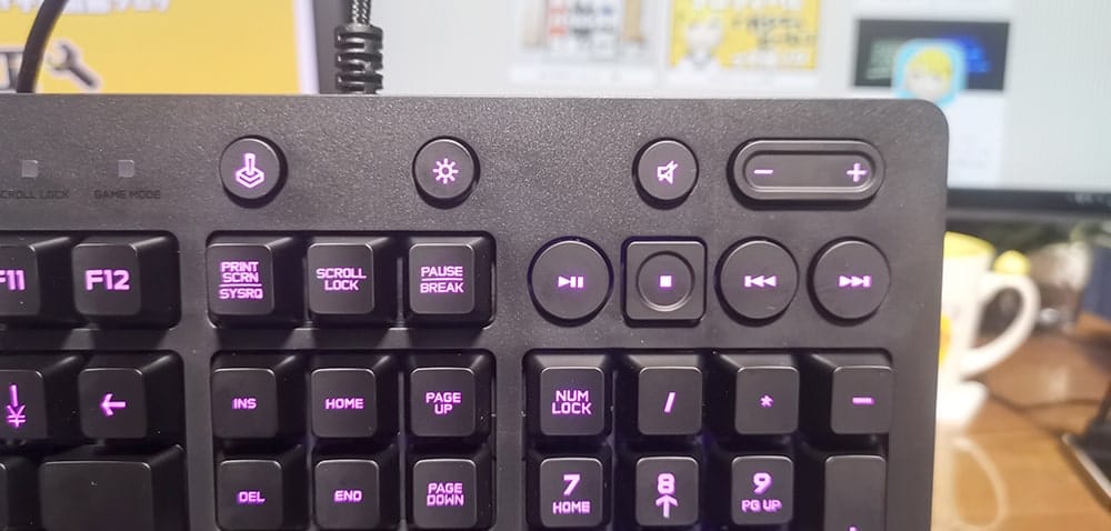 G213のメディアコントロールボタン