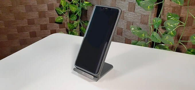 PowerWave 10 Standにスマホをセット