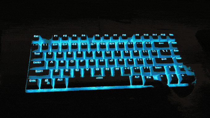 e元素 ゲーミングキーボードのバックライトは綺麗に光る