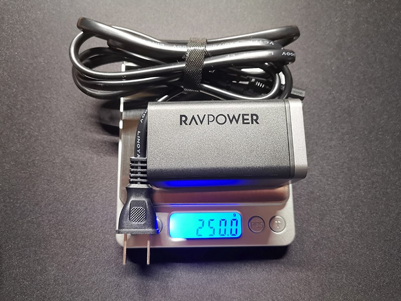 RAVPower RP-PC136の重量（ケーブル込み）
