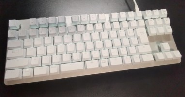 【Razer BlackWidow Lite レビュー】高級感が素晴らしい!オレンジ軸の絶妙な押し心地。