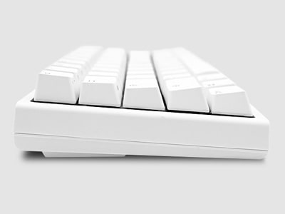 白いゲーミングキーボード おすすめのDucky One 2 Mini Pure White RGB 60% versionを横から見た画像