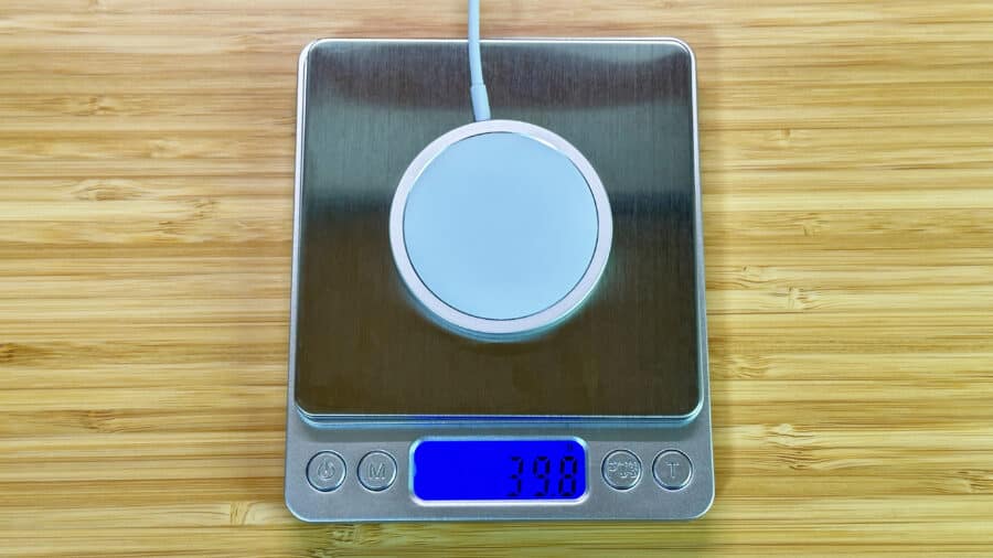 Apple純正 MagSafe充電器の重さを測る（ケーブルそのまま）