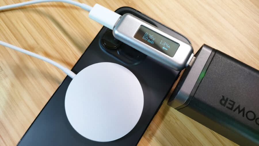 Apple純正 MagSafe充電器は熱いと出力が弱くなる