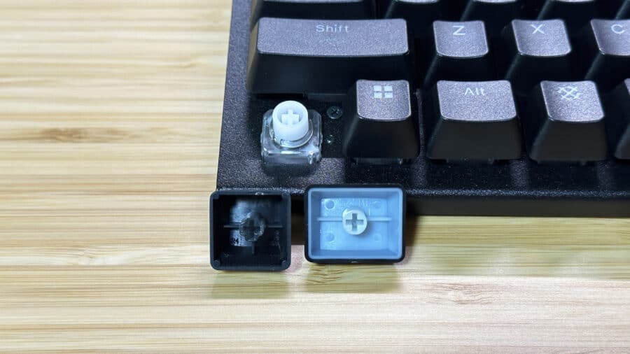 リアルフォース GX1のキーキャップは「2色成形ABS」なので印字が削れない